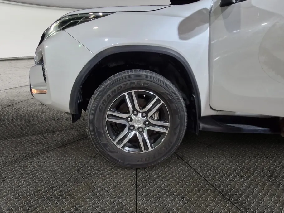 2023 Toyota Fortuner VX 