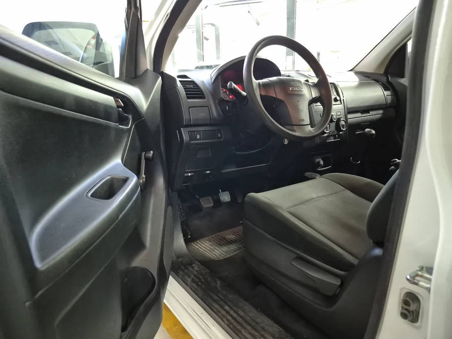 2023 Isuzu D-max DC 4x2 Diesel 