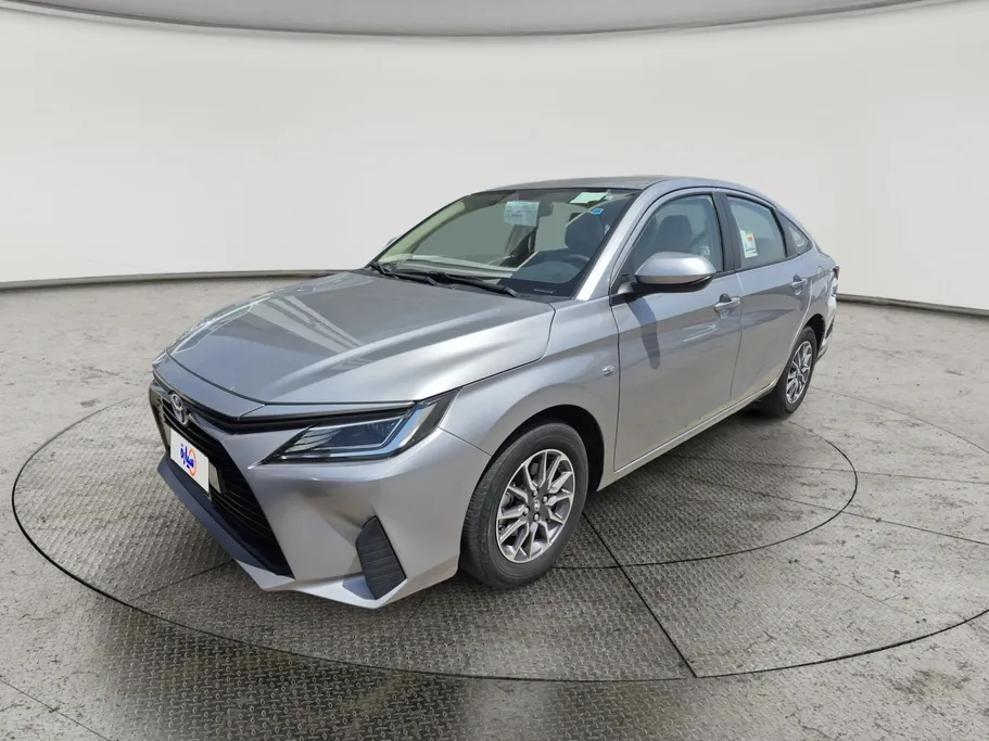 2024 Toyota Yaris  Y 