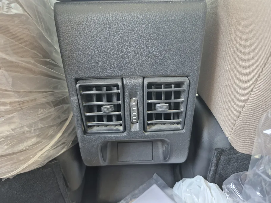 2024 Toyota Yaris  Y 