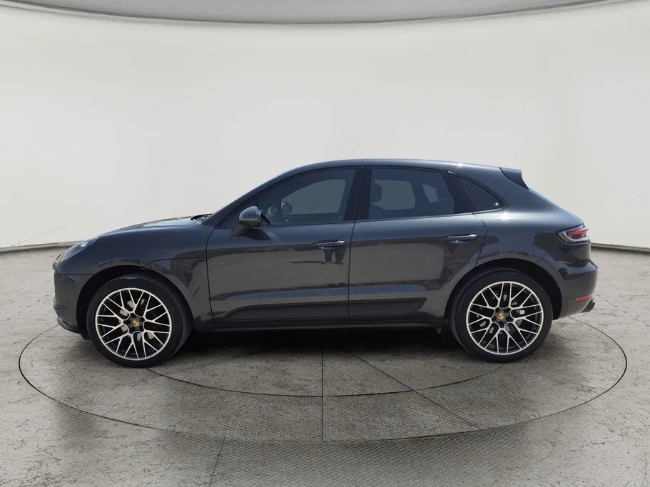 2021 Porsche Macan BASE 