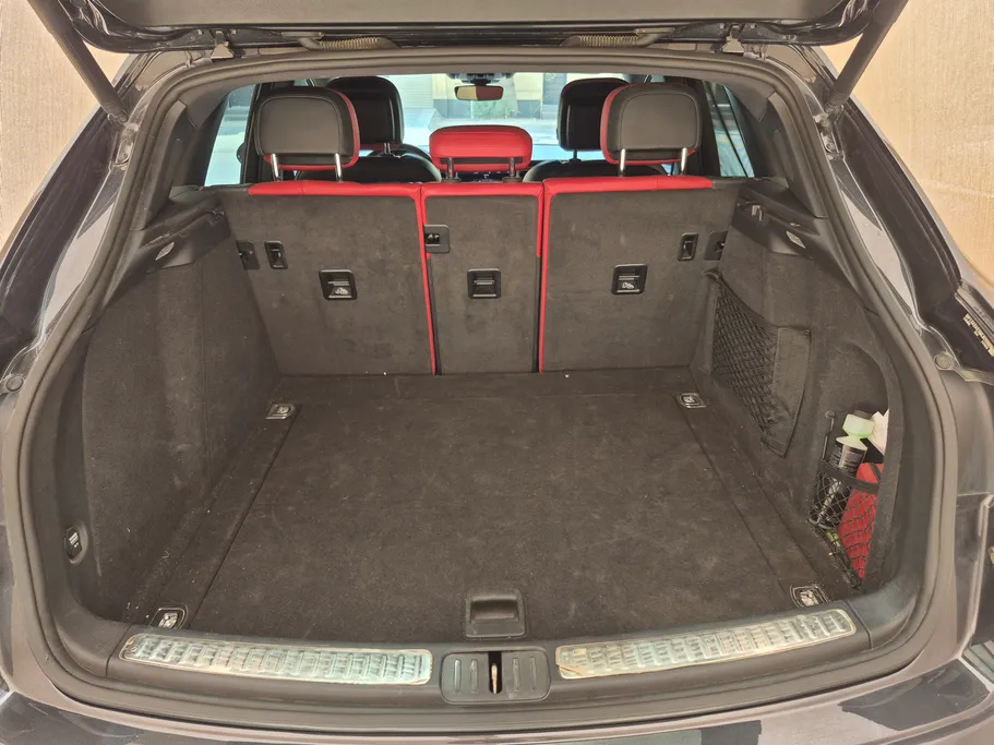 2021 Porsche Macan BASE 