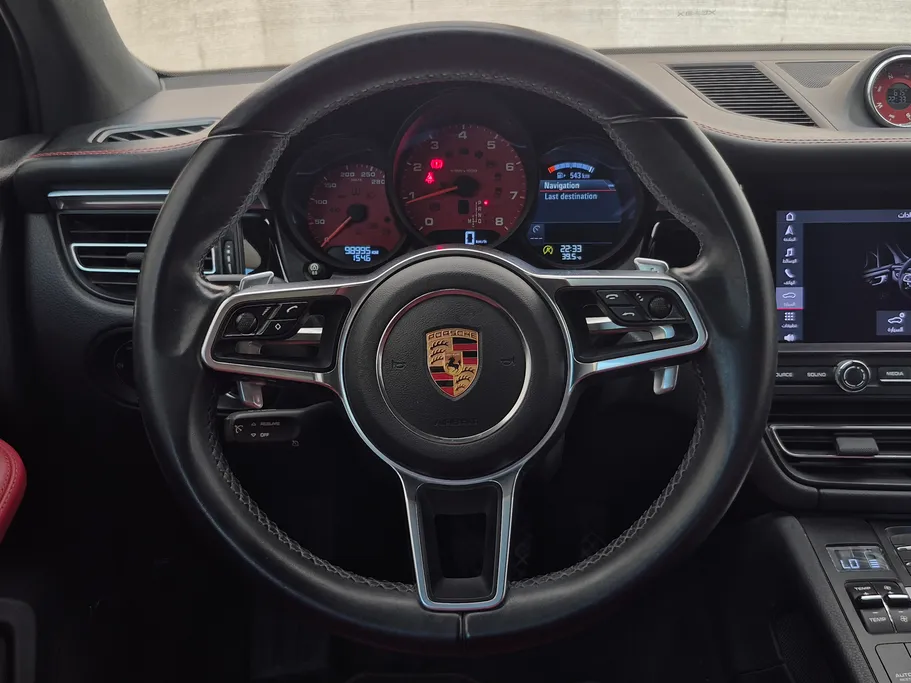 2021 Porsche Macan BASE 