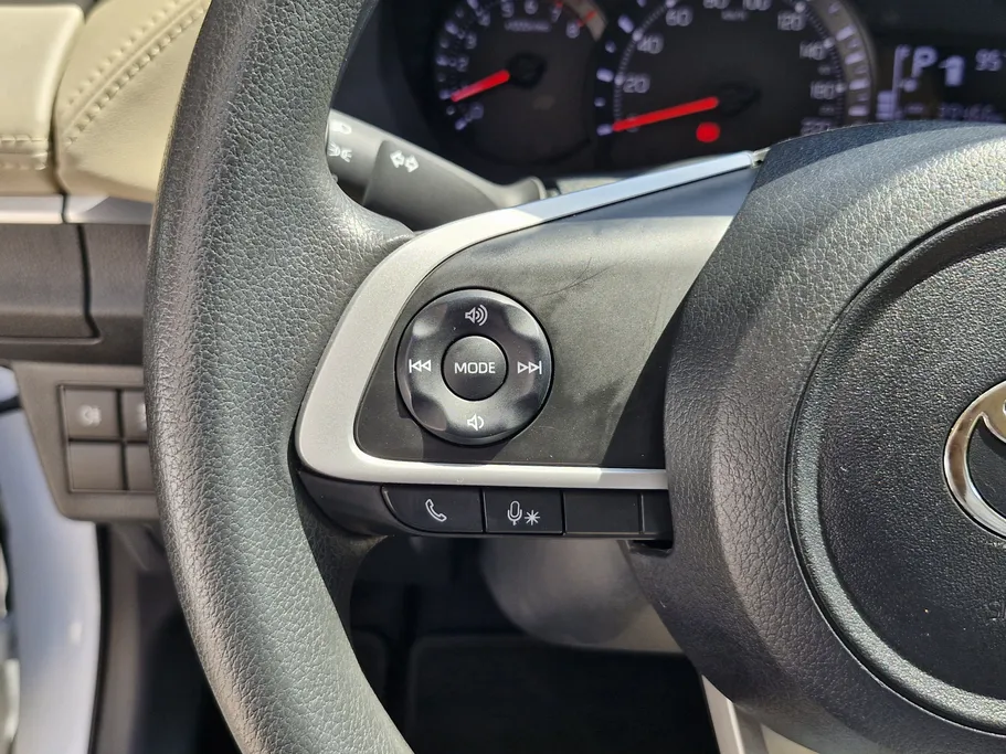 2024 Toyota Yaris  Y 