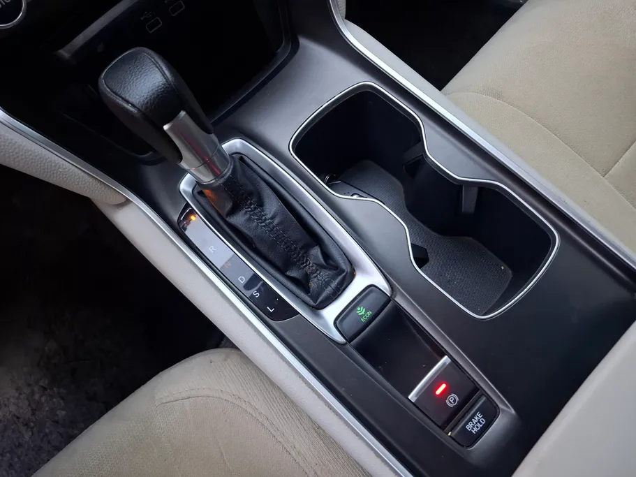 هوندا اكورد LX 2022 