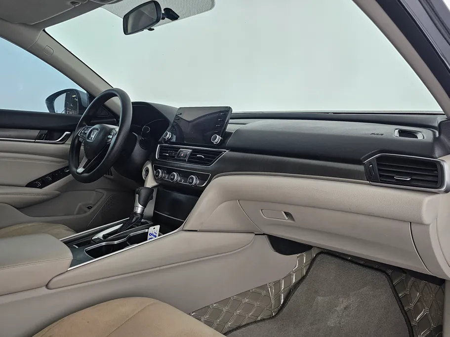 هوندا اكورد LX 2022 