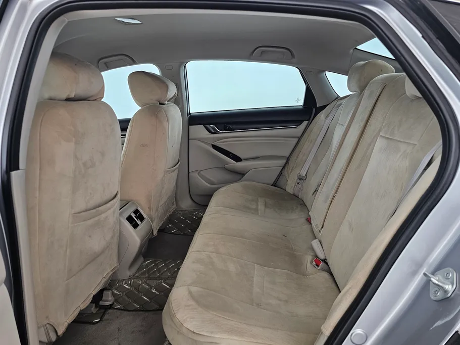 هوندا اكورد LX 2022 