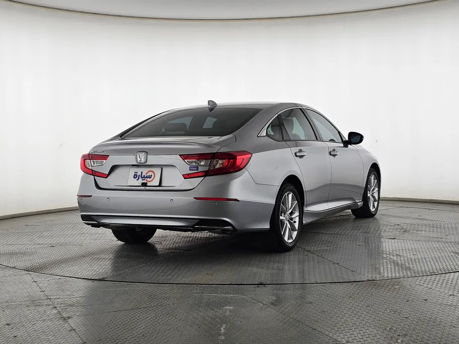 هوندا اكورد LX 2022 