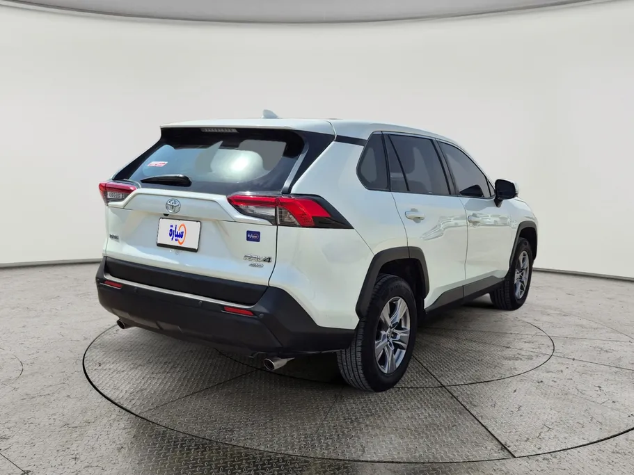 2022 Toyota RAV4 LE 