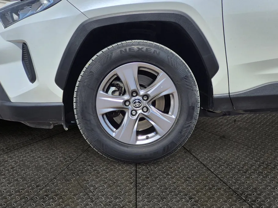 2022 Toyota RAV4 LE 