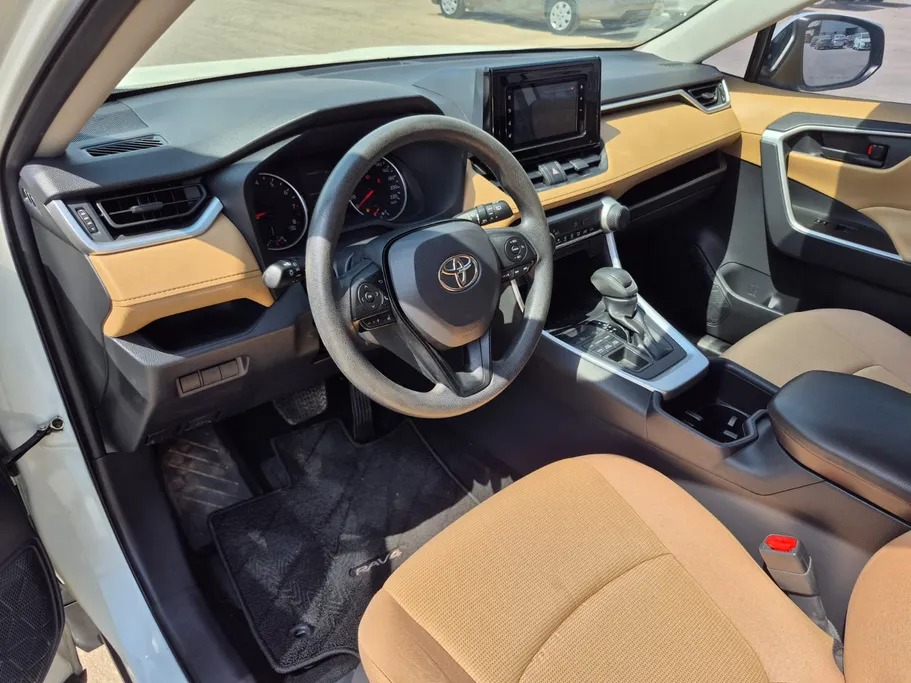2022 Toyota RAV4 LE 