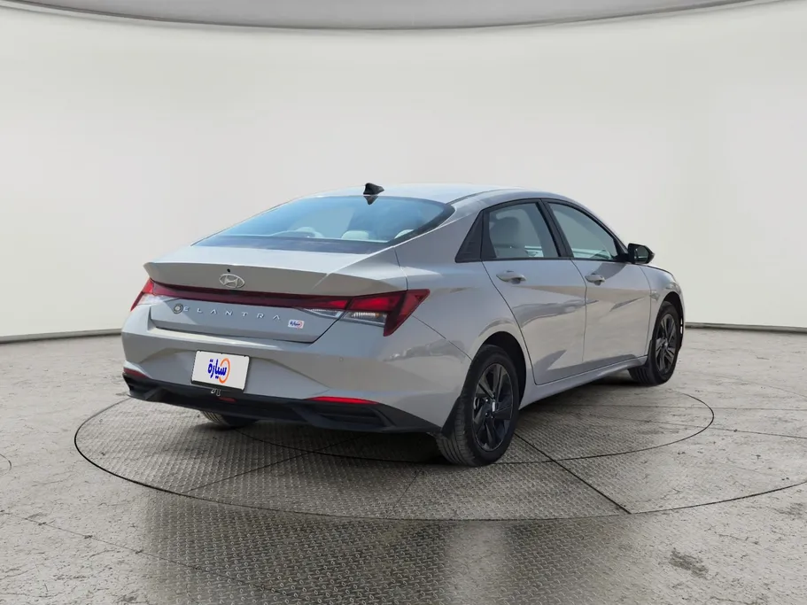 2023 Hyundai Elantra Smart 