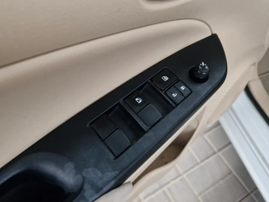 2019 Toyota Yaris  Y 