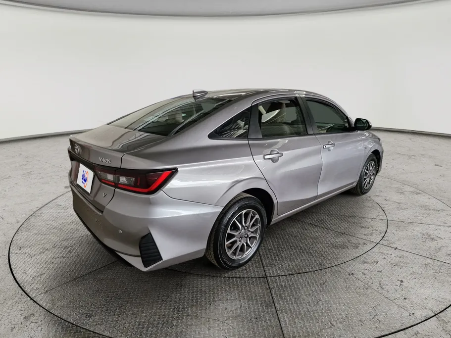 2023 Toyota Yaris  Y 