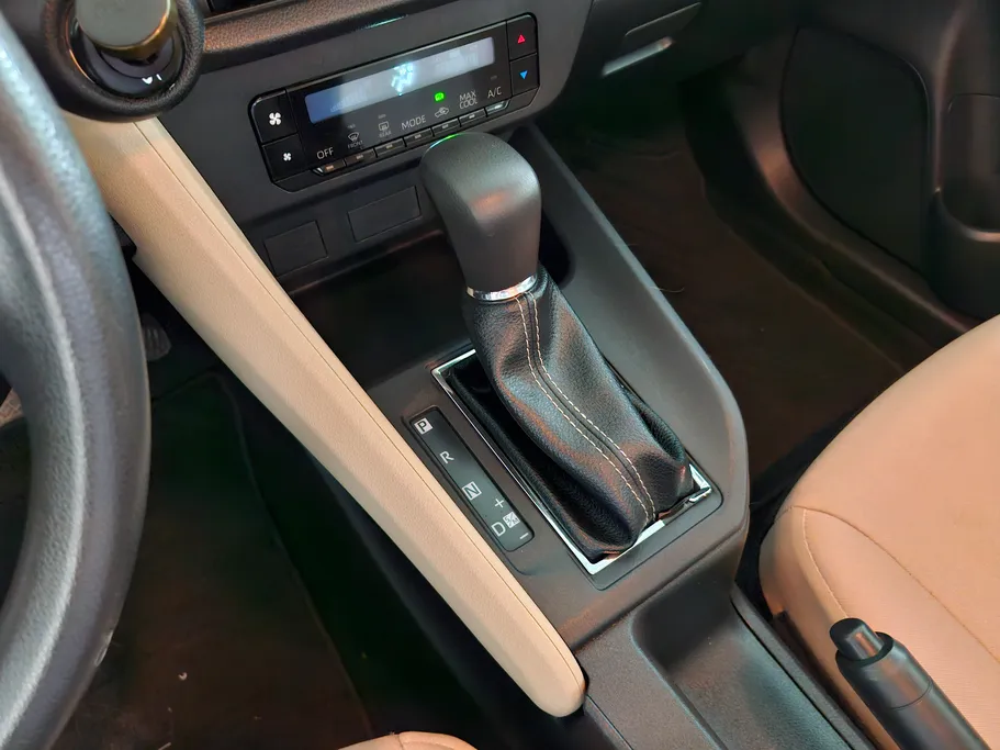 2023 Toyota Yaris  Y 