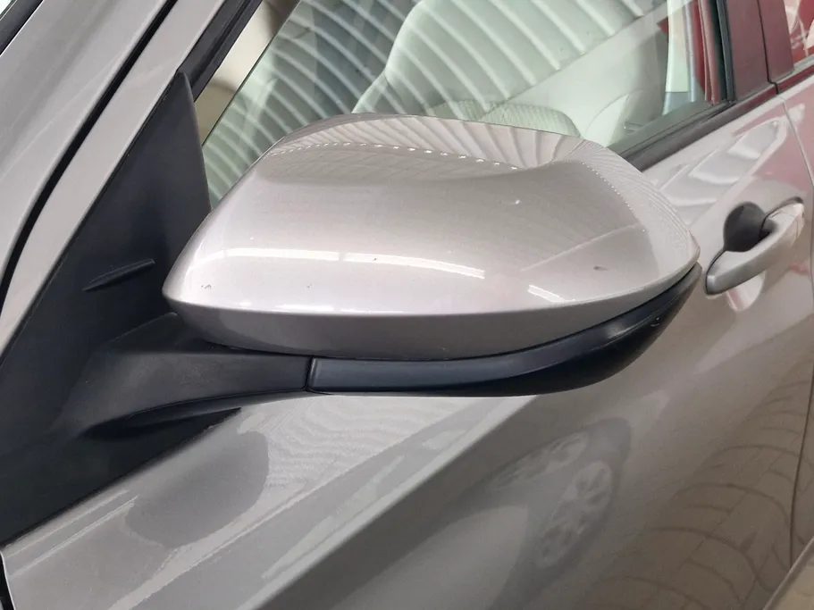 2023 Toyota Yaris  Y 