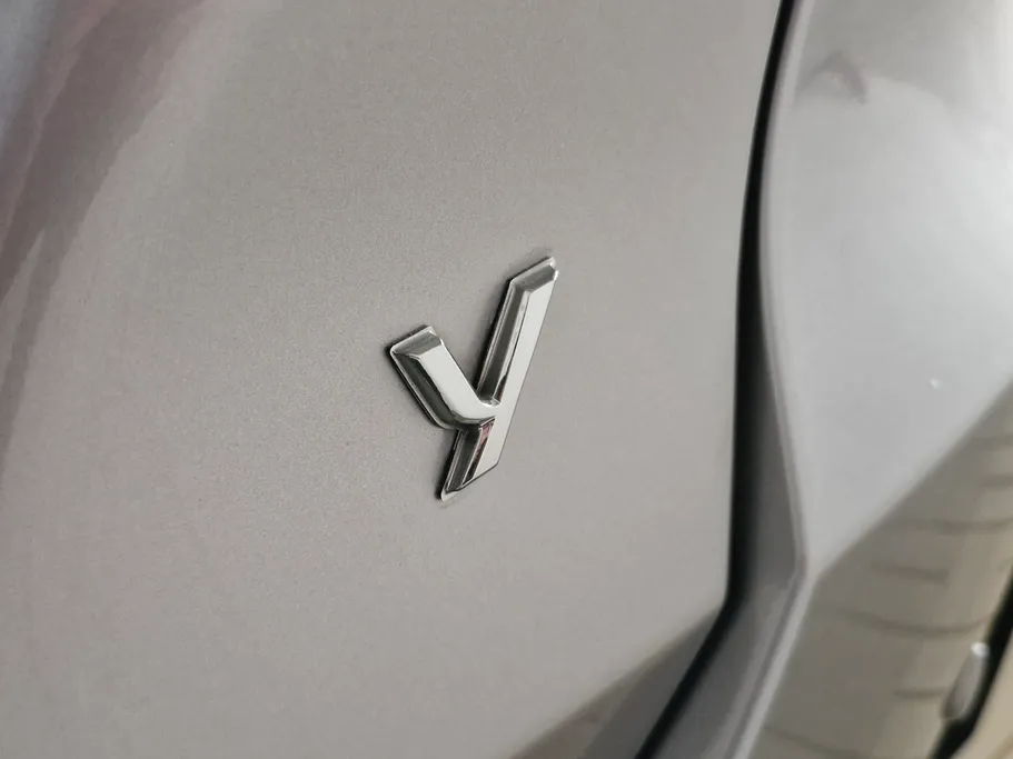 2023 Toyota Yaris  Y 