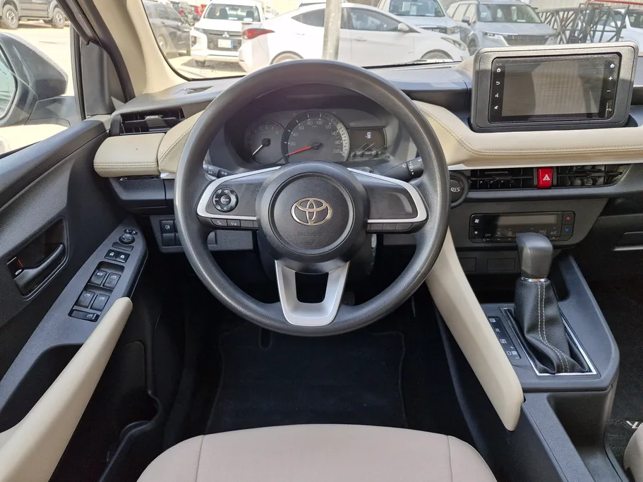 2023 Toyota Yaris  Y 
