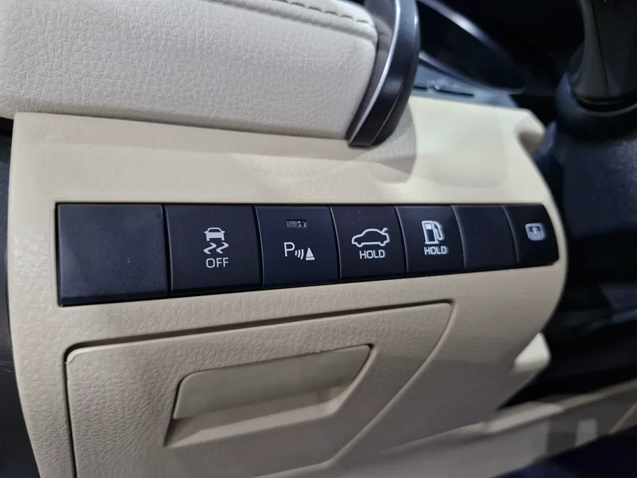 2024 Toyota Camry  GLE HEV  