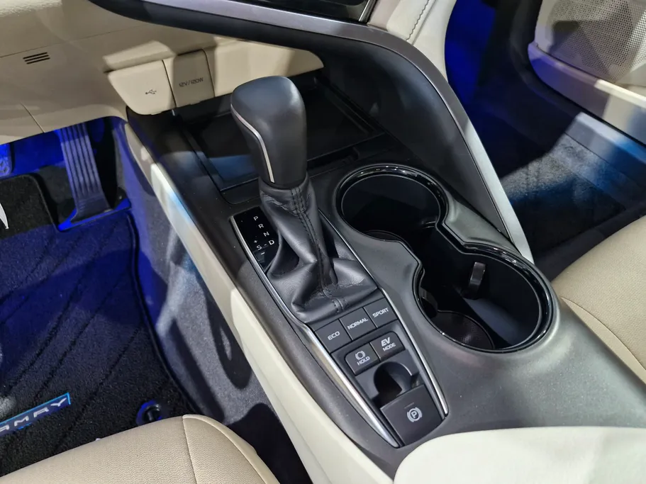 2024 Toyota Camry  GLE HEV  