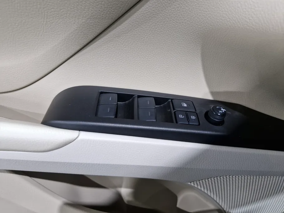 2023 Toyota Camry  LE HEV 