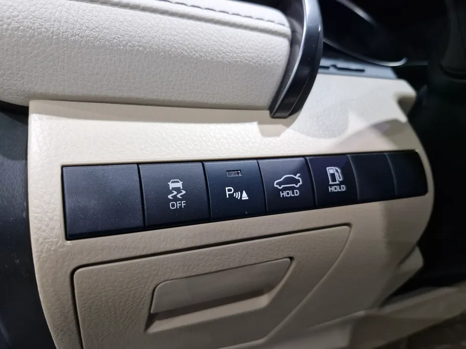 2023 Toyota Camry  LE HEV 