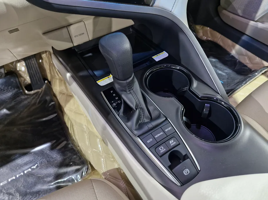 2023 Toyota Camry  LE HEV 