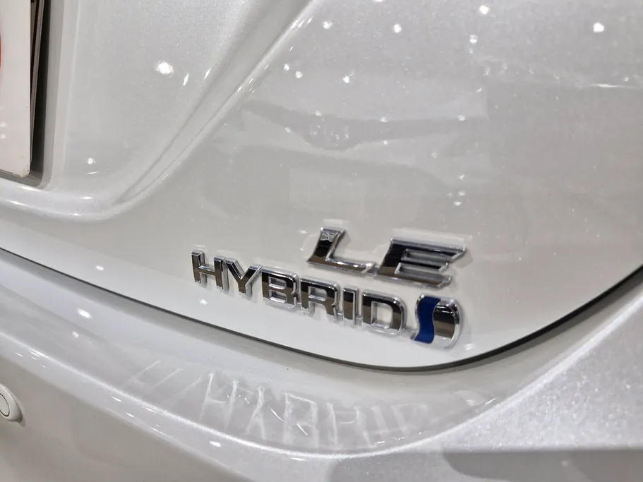 2023 Toyota Camry  LE HEV 