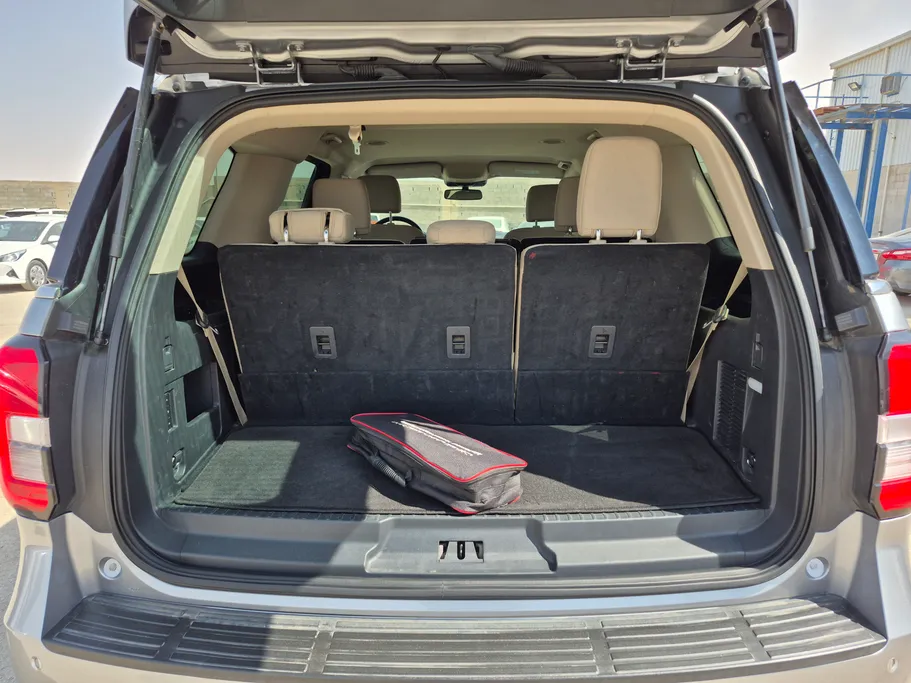 2024 Ford Expedition XLT 