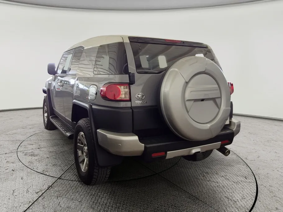 تويوتا اف جي FJ Cruiser 2023 