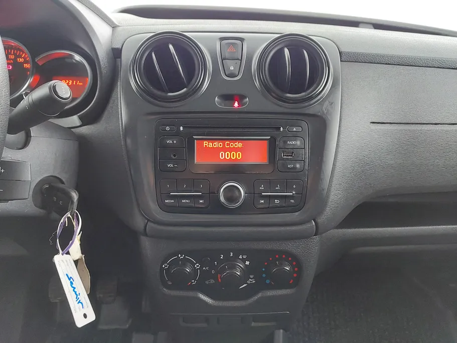 2021 Renault Docker Van بضاعة 