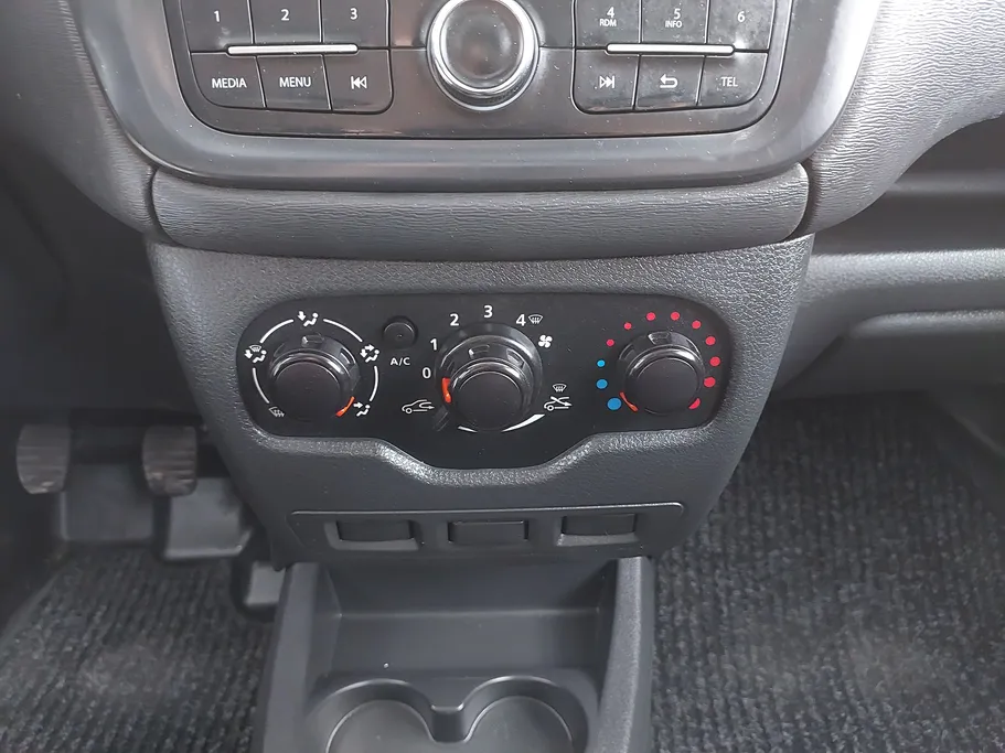 2021 Renault Docker Van بضاعة 
