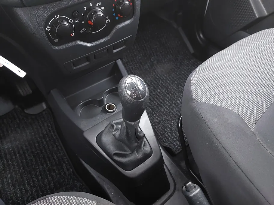 2021 Renault Docker Van بضاعة 