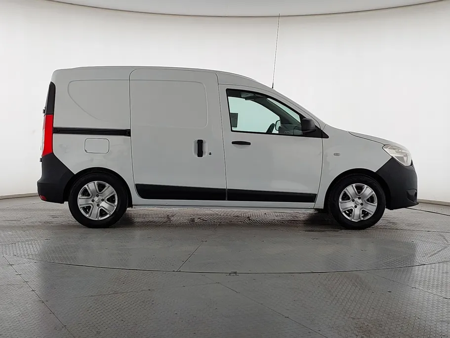 2021 Renault Docker Van بضاعة 