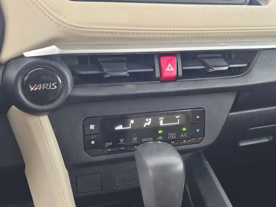 2024 Toyota Yaris  Y 