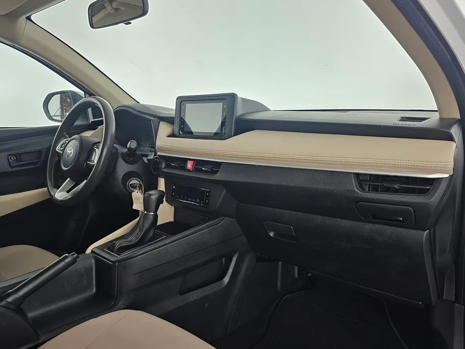 2024 Toyota Yaris  Y 