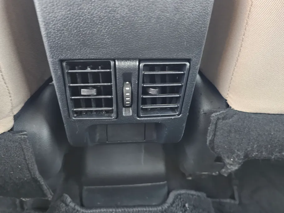 2024 Toyota Yaris  Y 