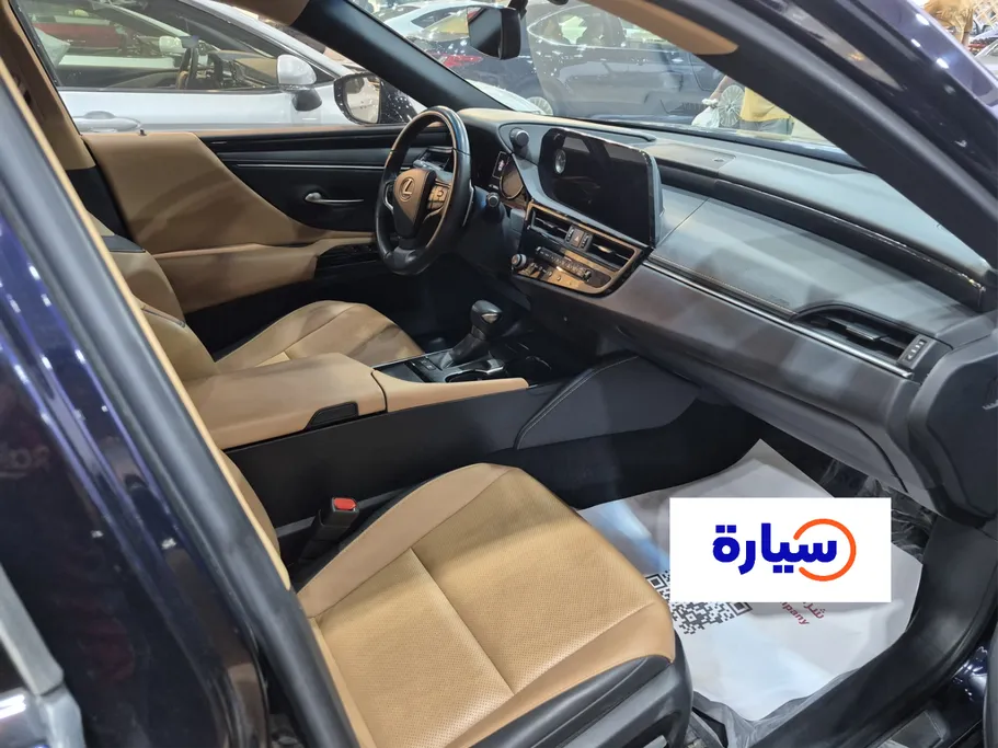 2023 Lexus ES 300 H 