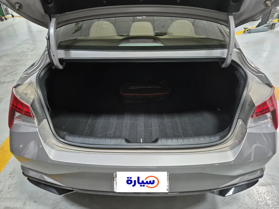 2023 Hyundai Elantra Comfort 