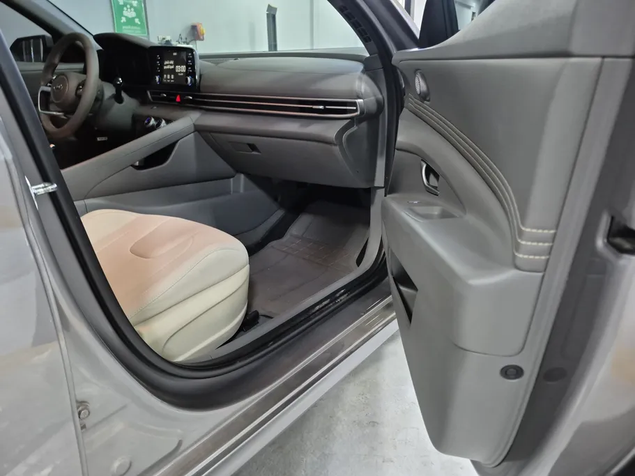 2023 Hyundai Elantra Comfort 