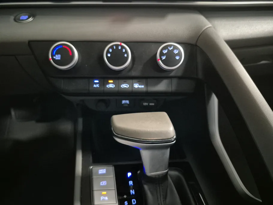 2023 Hyundai Elantra Comfort 