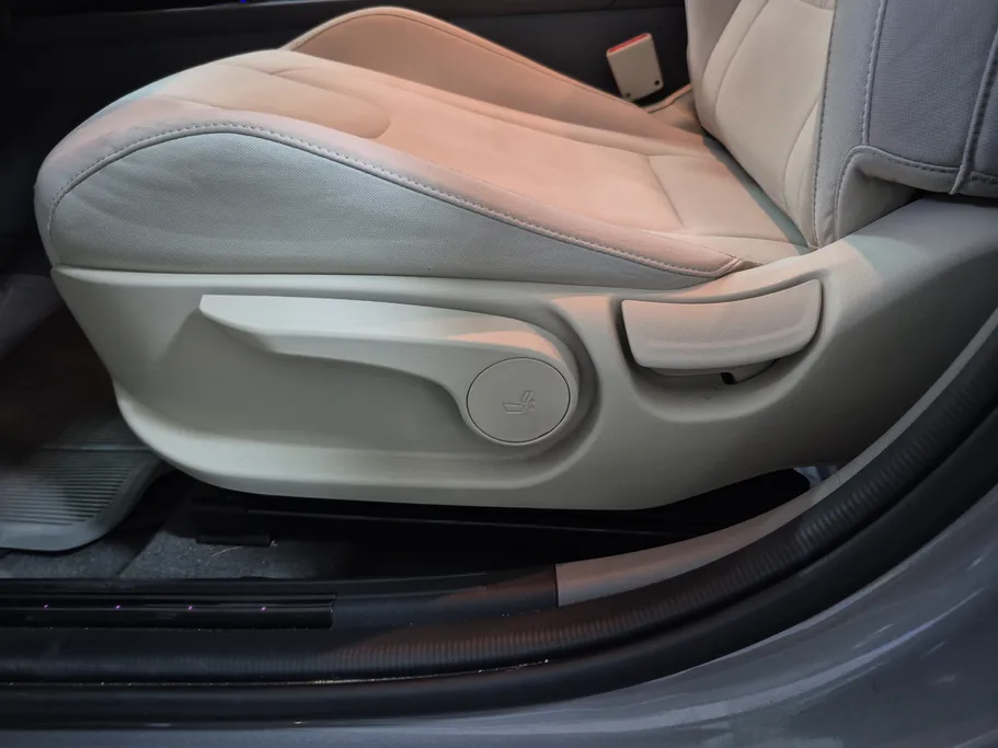 2023 Hyundai Elantra Comfort 