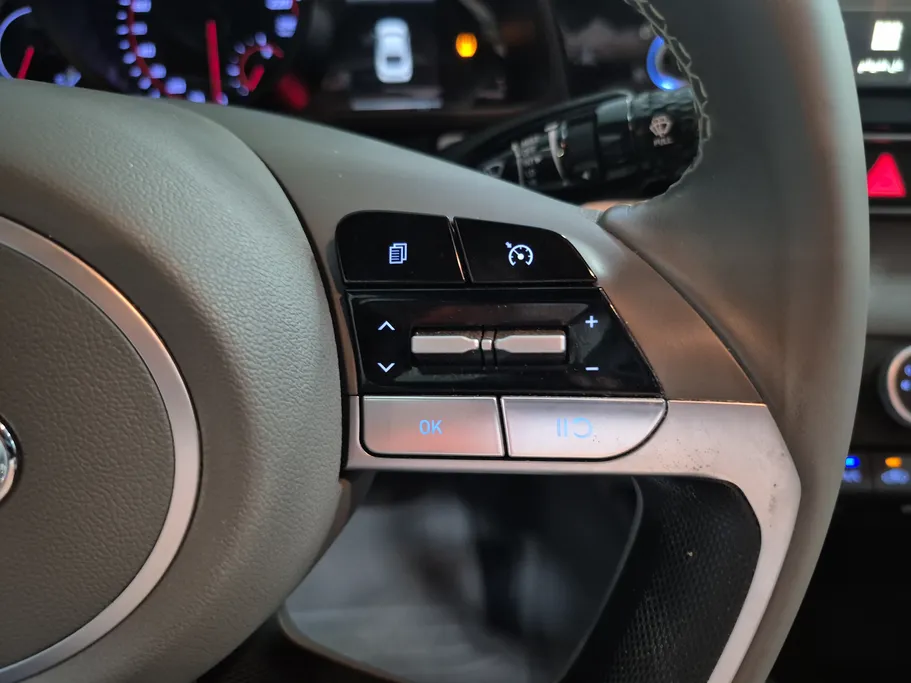 2023 Hyundai Elantra Comfort 