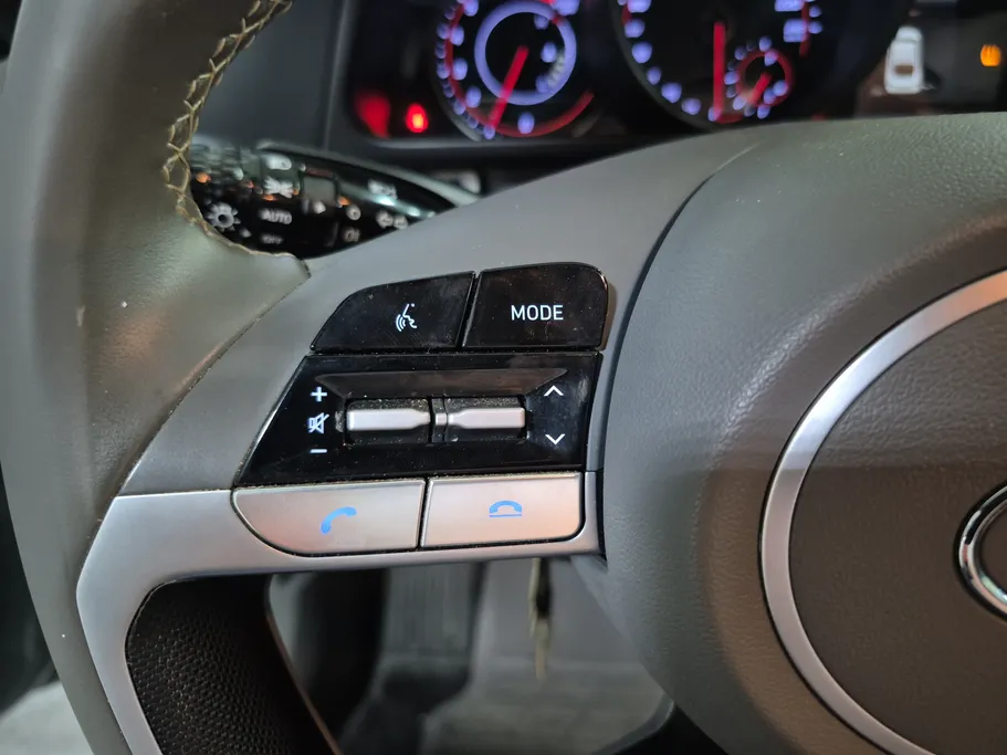 2023 Hyundai Elantra Comfort 