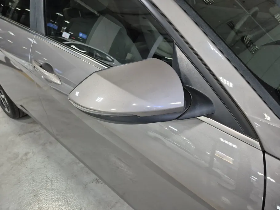 2023 Hyundai Elantra Comfort 