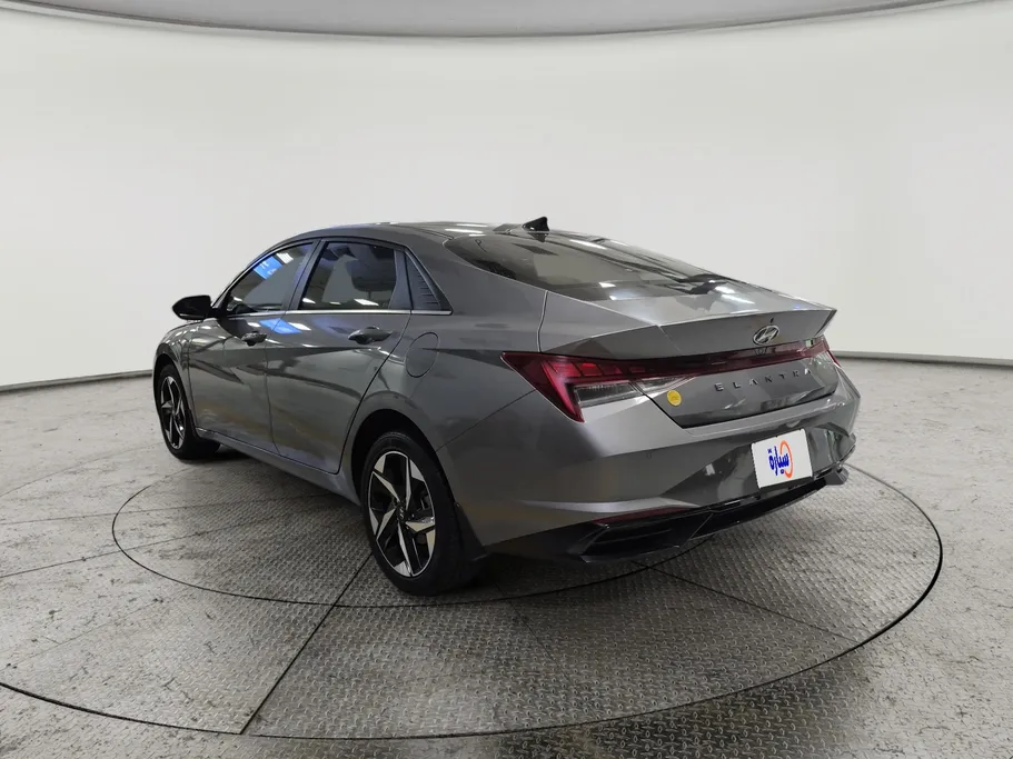 2023 Hyundai Elantra Comfort 