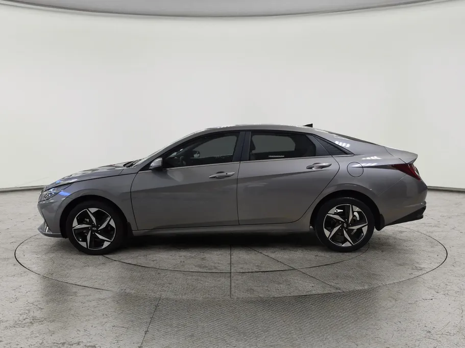 2023 Hyundai Elantra Comfort 