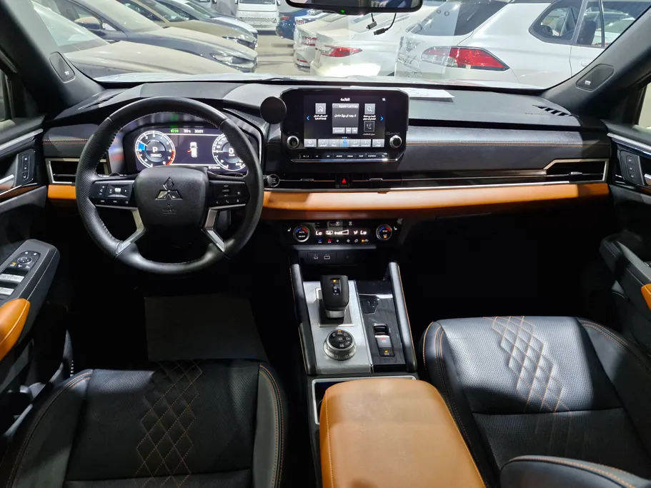 ميتسوبيشي اوتلاندر الشكل الجديد PREMIUM 2024 