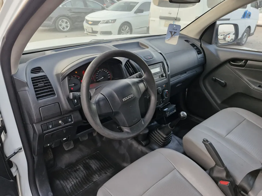 ايسوزو دي ماكس Crew Cab 2022 