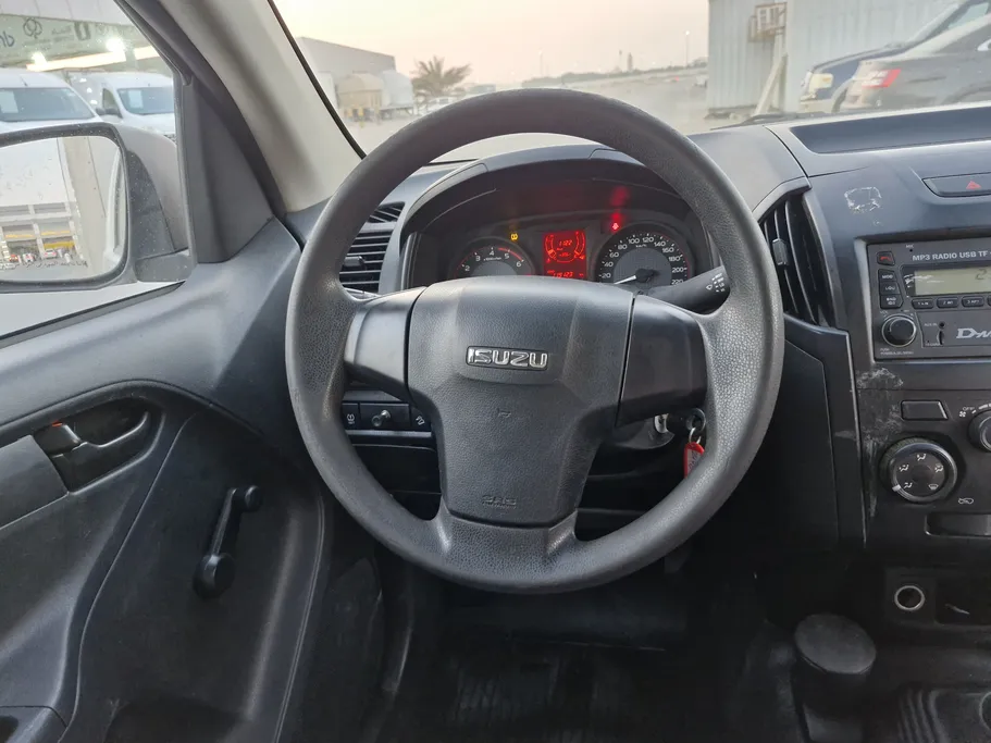 ايسوزو دي ماكس Crew Cab 2022 